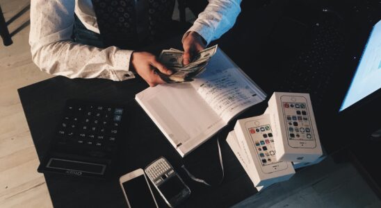 accountant counting money